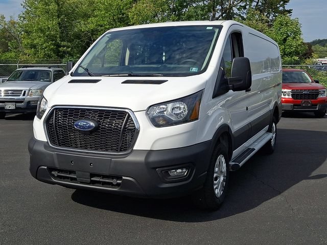 Certified 2025 Ford Transit 250 Low Roof w/ Exterior Upgrade Package RWD image 5