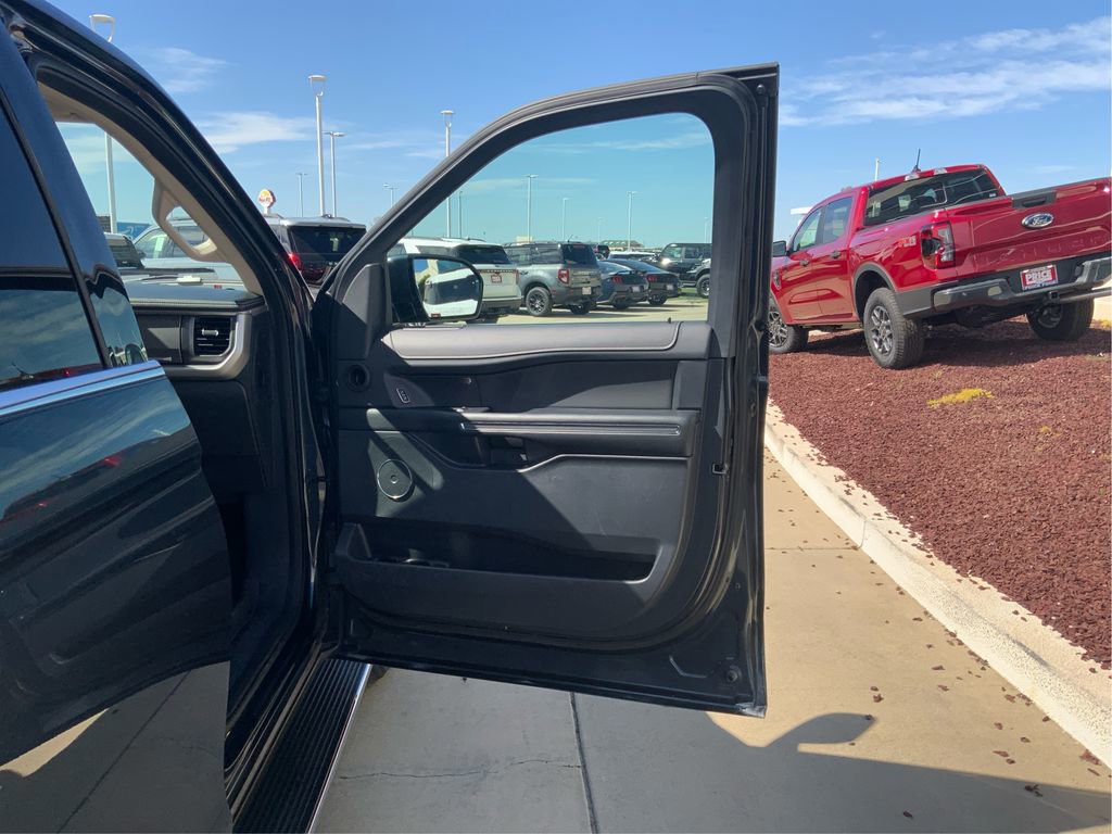 Certified 2023 Ford Expedition XLT image 23