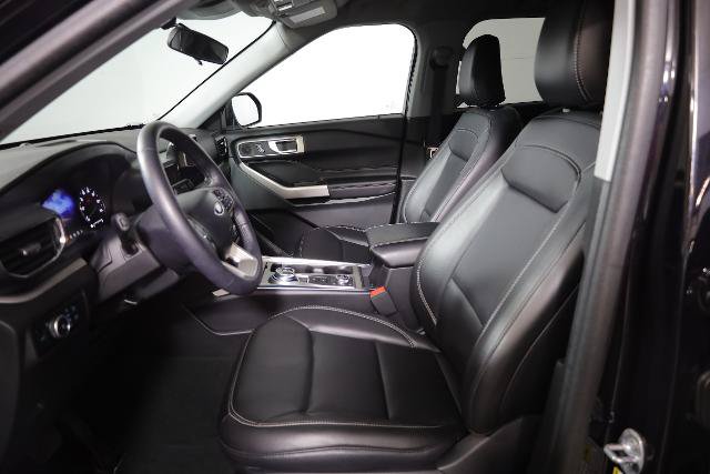 Certified 2024 Ford Explorer XLT w/ Equipment Group 202A AWD/4WD image 8