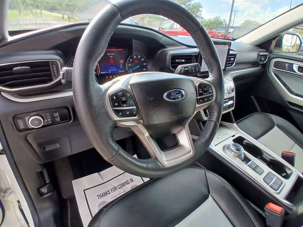 Certified 2023 Ford Explorer XLT w/ Equipment Group 202A RWD image 9