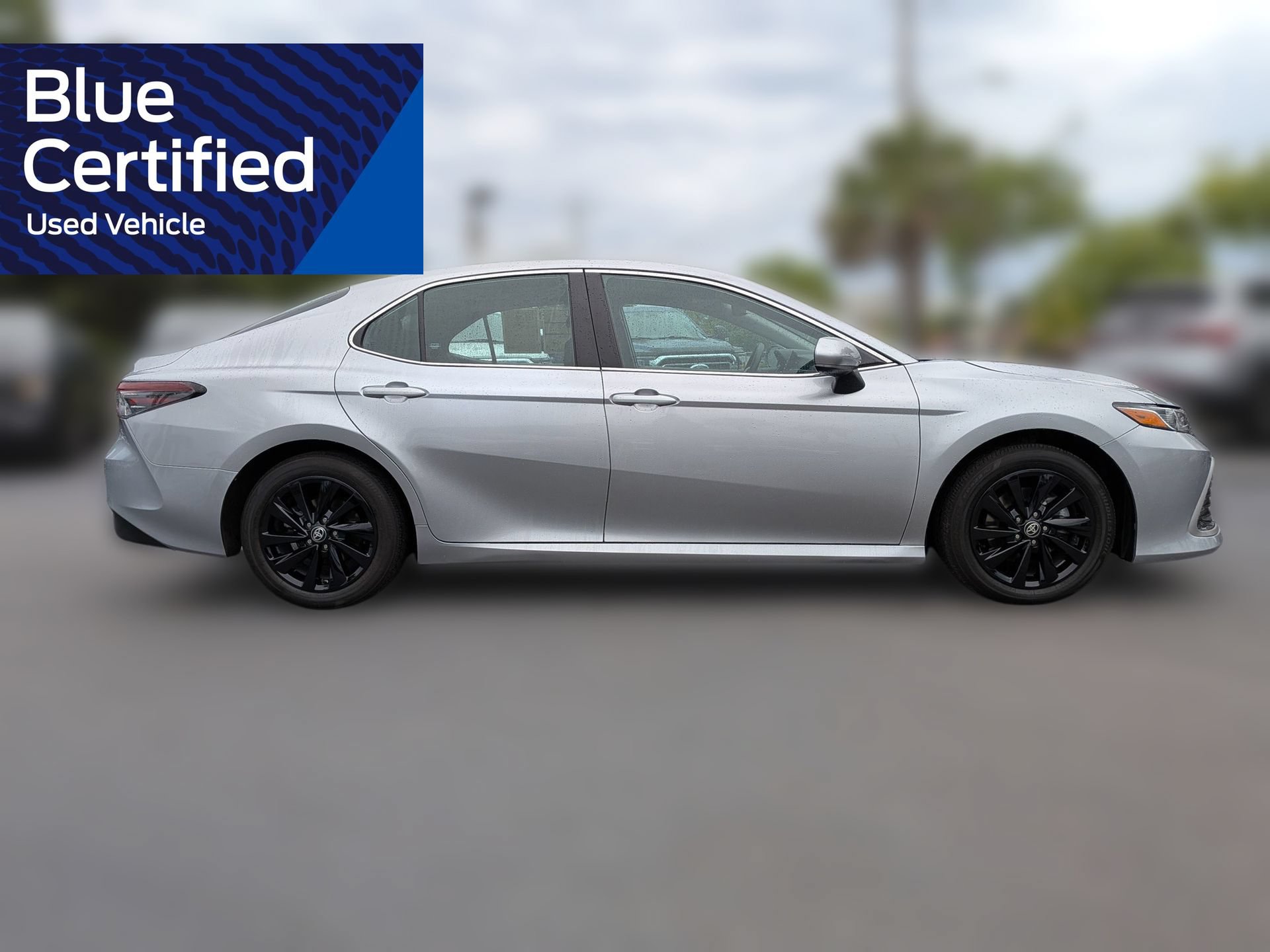 Used 2024 Toyota Camry LE FWD image 3