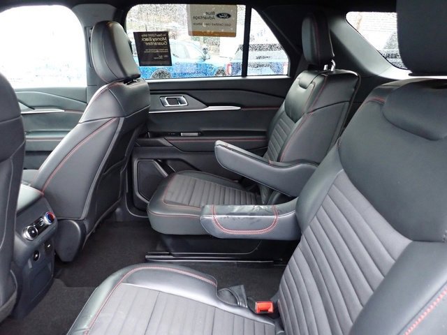 Certified 2025 Ford Explorer ST-Line image 18