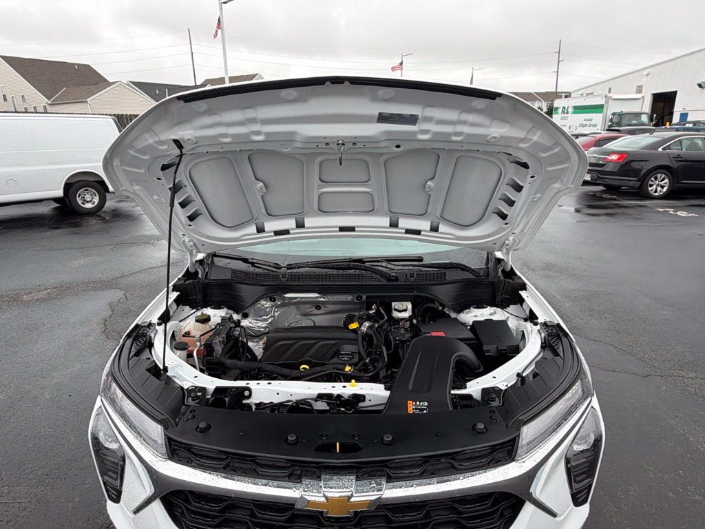 Used 2024 Chevrolet Trax LS FWD image 18