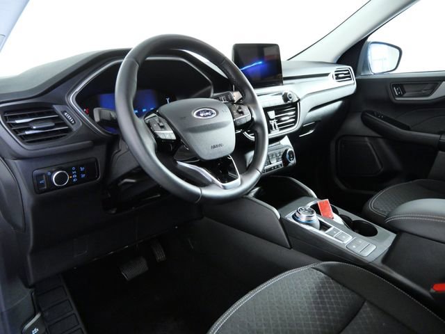 Certified 2025 Ford Escape Active w/ Cold Weather Package AWD/4WD image 15