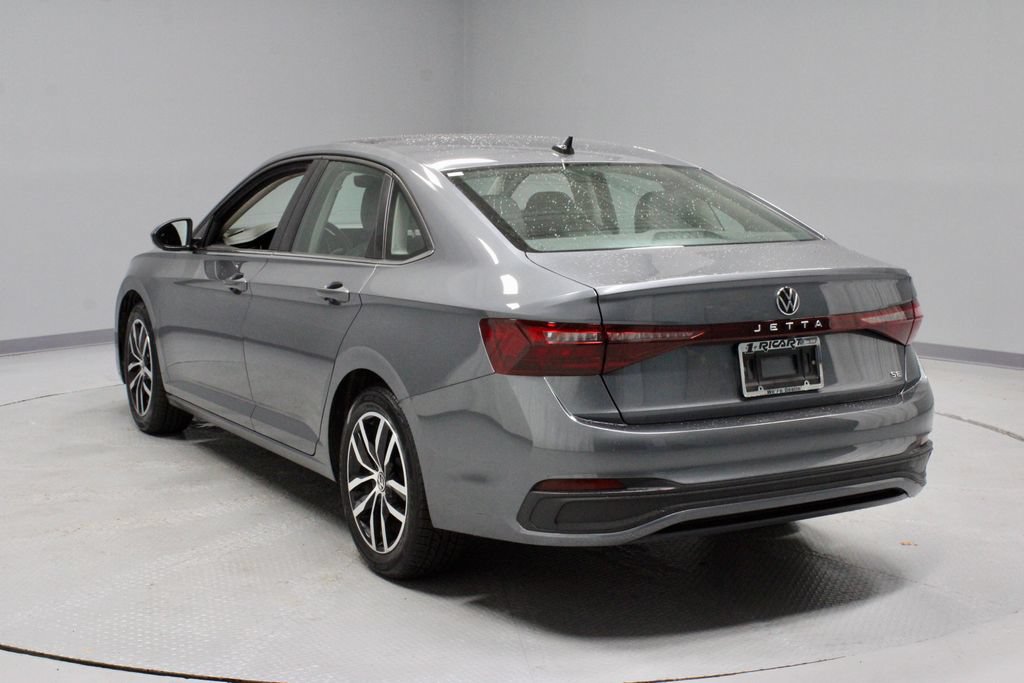 Used 2025 Volkswagen Jetta SE FWD image 8