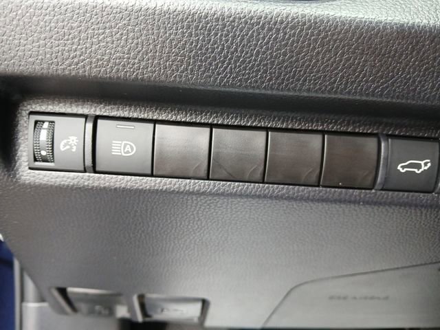 Used 2024 Toyota RAV4 XLE Premium FWD image 18