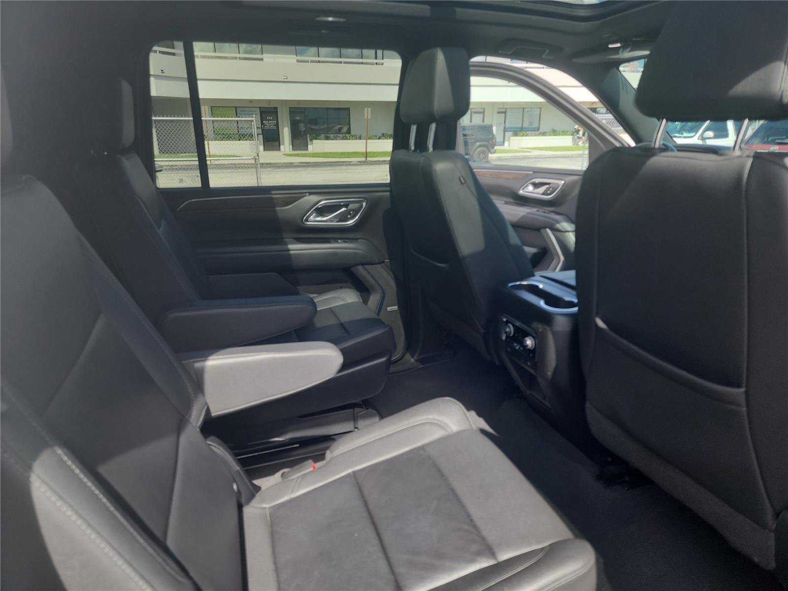 Used 2023 Chevrolet Suburban Z71 w/ Z71 Off-Road Package image 28