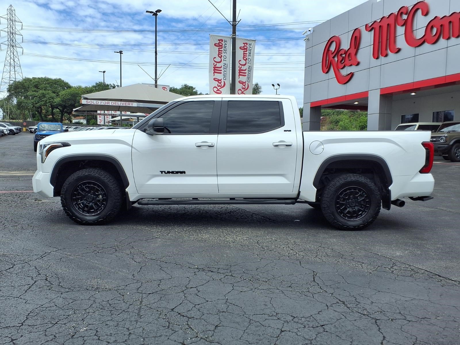 Used 2025 Toyota Tundra SR5 w/ SR5 Premium Package AWD/4WD image 9