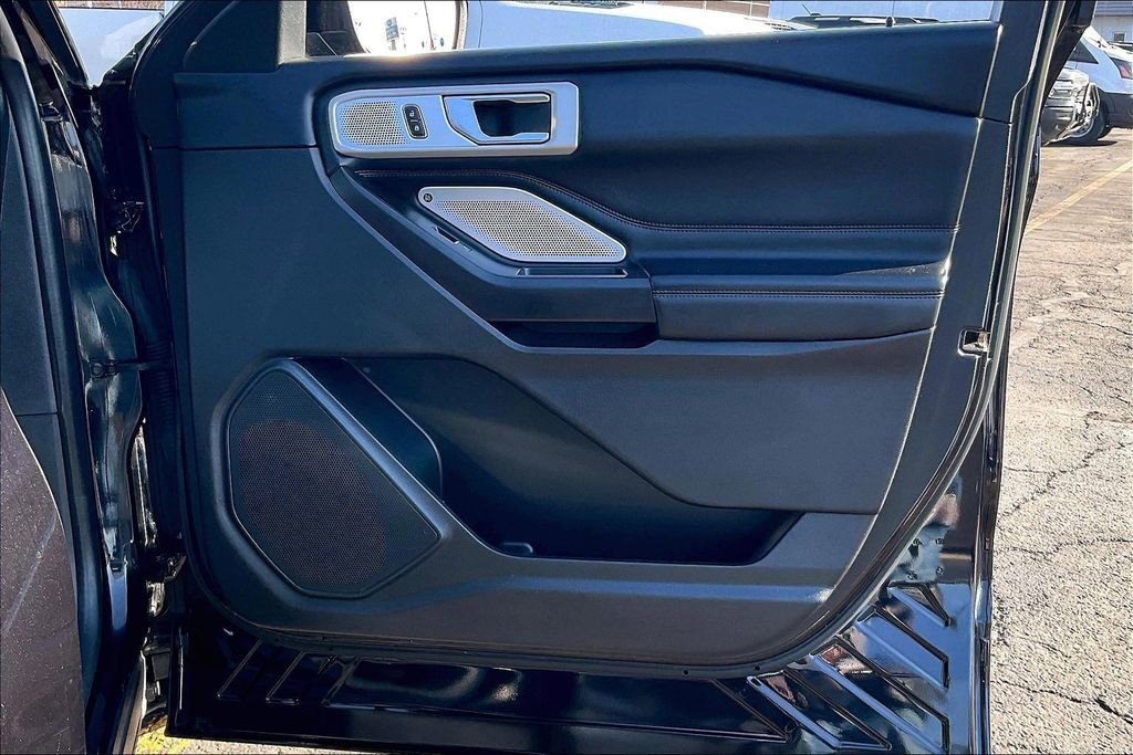 Certified 2020 Ford Explorer Platinum w/ Premium Technology Package image 22