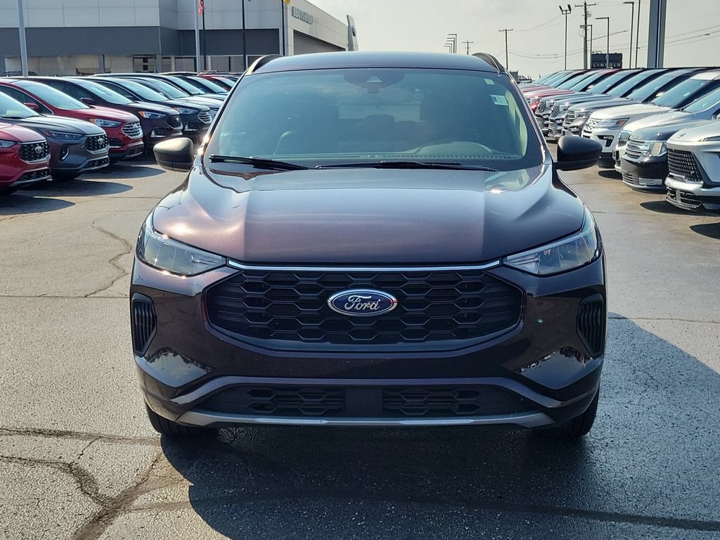 Certified 2023 Ford Escape ST-Line w/ Tech Pack #1 AWD/4WD image 2