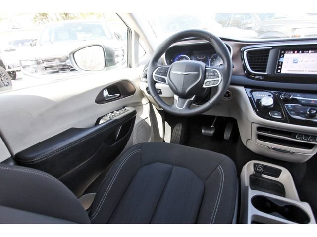 Used 2023 Chrysler Voyager LX FWD image 7