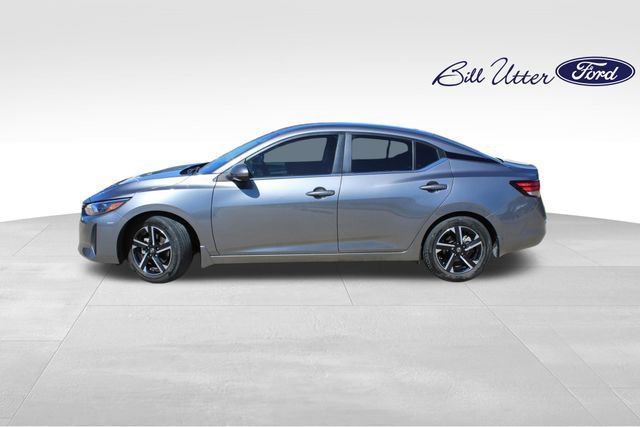 Used 2024 Nissan Sentra SV image 2