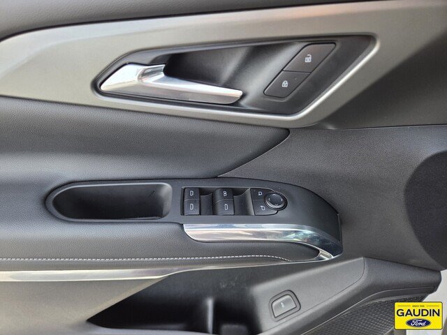 Used 2025 Chevrolet Traverse LT AWD/4WD image 19