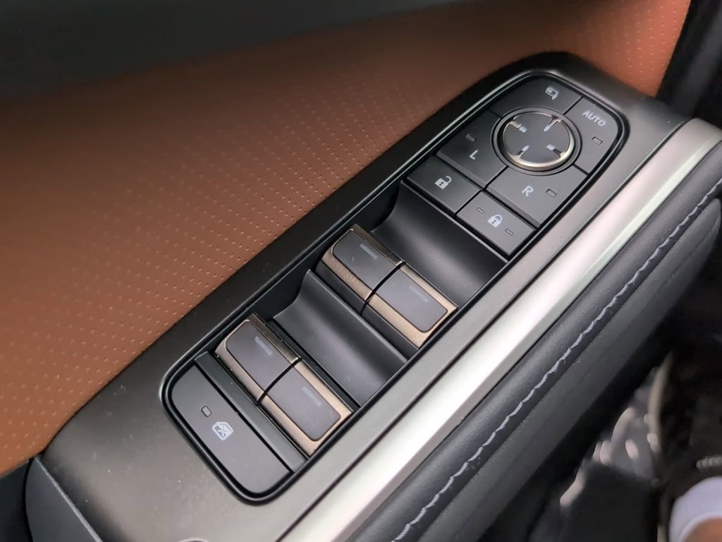 Used 2025 Lexus GX 550 w/ Cold Area Package AWD/4WD image 21