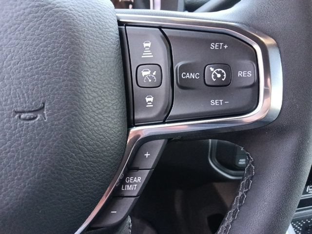 Used 2026 RAM 2500 Laramie AWD/4WD image 19