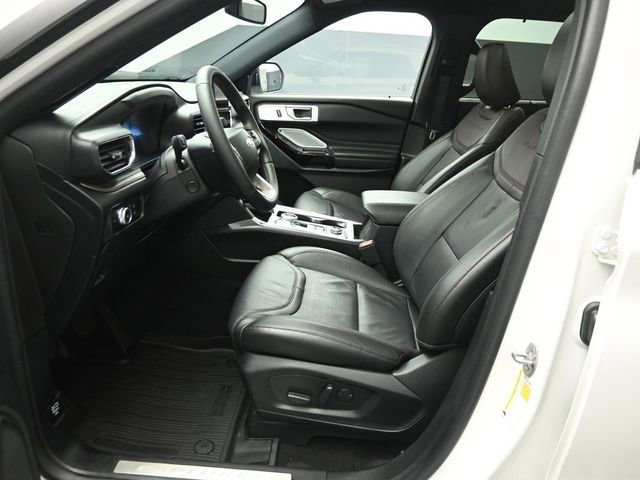 Certified 2023 Ford Explorer Platinum w/ Technology Package image 25
