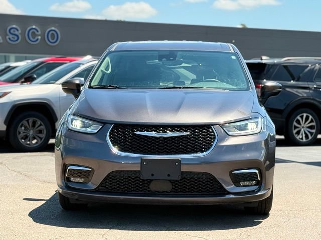 Used 2023 Chrysler Pacifica Touring-L FWD image 36