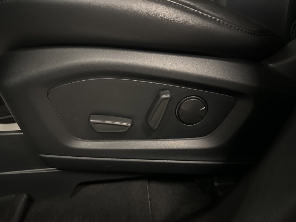 Certified 2022 Ford Explorer XLT w/ Equipment Group 202A image 18