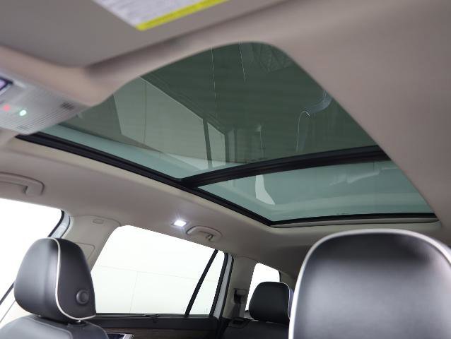 Used 2024 Volkswagen Atlas SEL Premium R-Line image 19