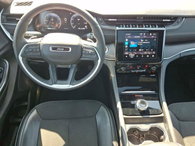 Used 2025 Jeep Grand Cherokee Altitude AWD/4WD image 27