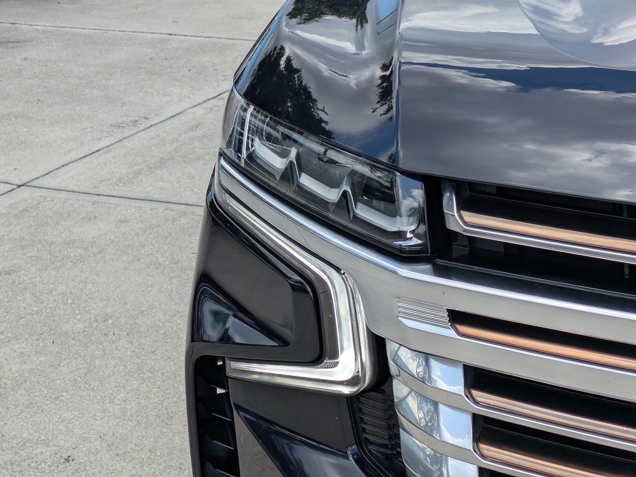 Used 2022 Chevrolet Tahoe High Country RWD image 9