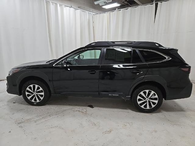 Used 2025 Subaru Outback Premium image 5