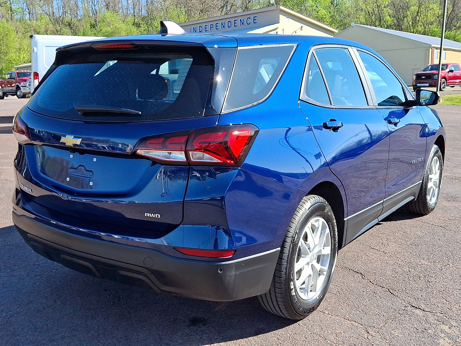 Used 2023 Chevrolet Equinox LS w/ Driver Confidence II Package image 10