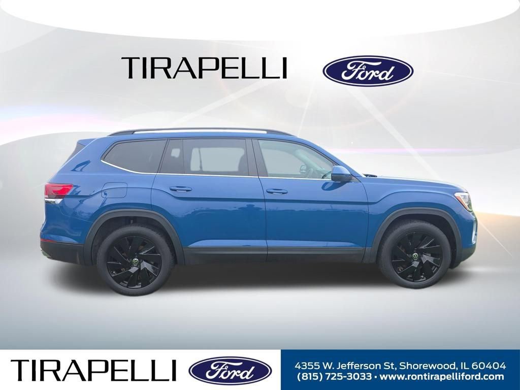 Used 2025 Volkswagen Atlas SE AWD/4WD image 2