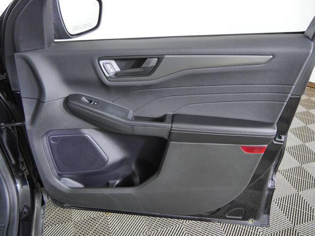 Certified 2023 Ford Escape Active AWD/4WD image 10