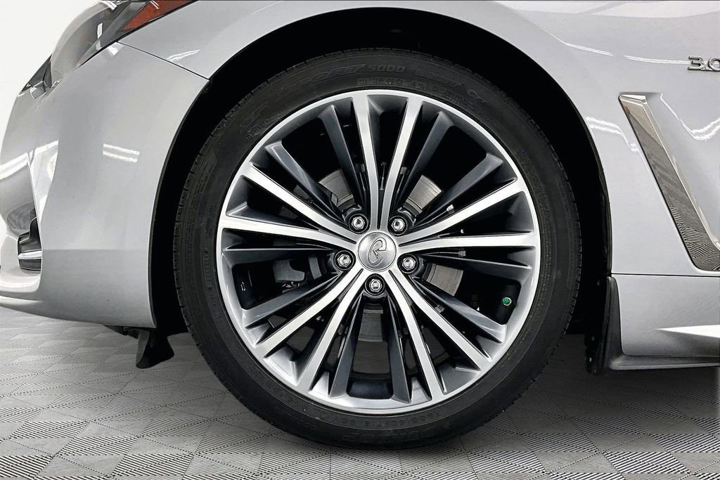 Used 2019 INFINITI Q60 3.0t Luxe w/ Essential Package image 11