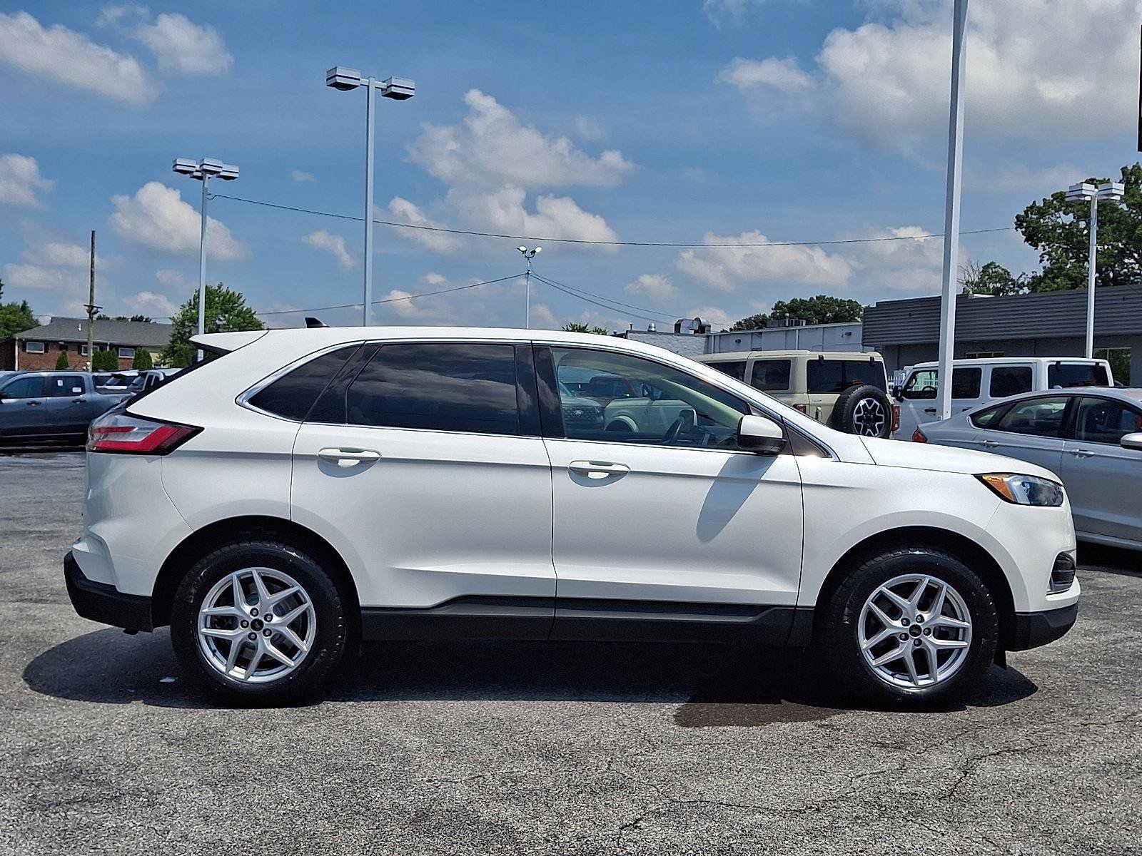 Certified 2023 Ford Edge SEL w/ Convenience Package AWD/4WD image 7