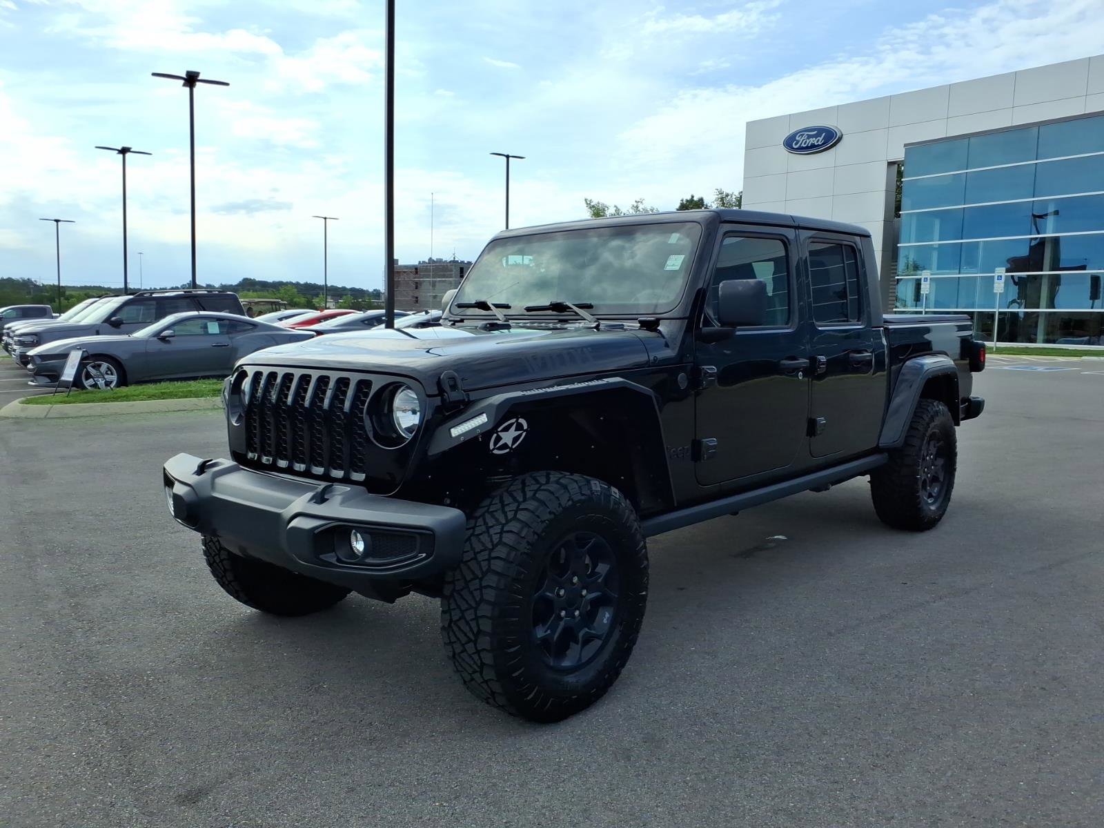 Used 2023 Jeep Gladiator Sport AWD/4WD image 7