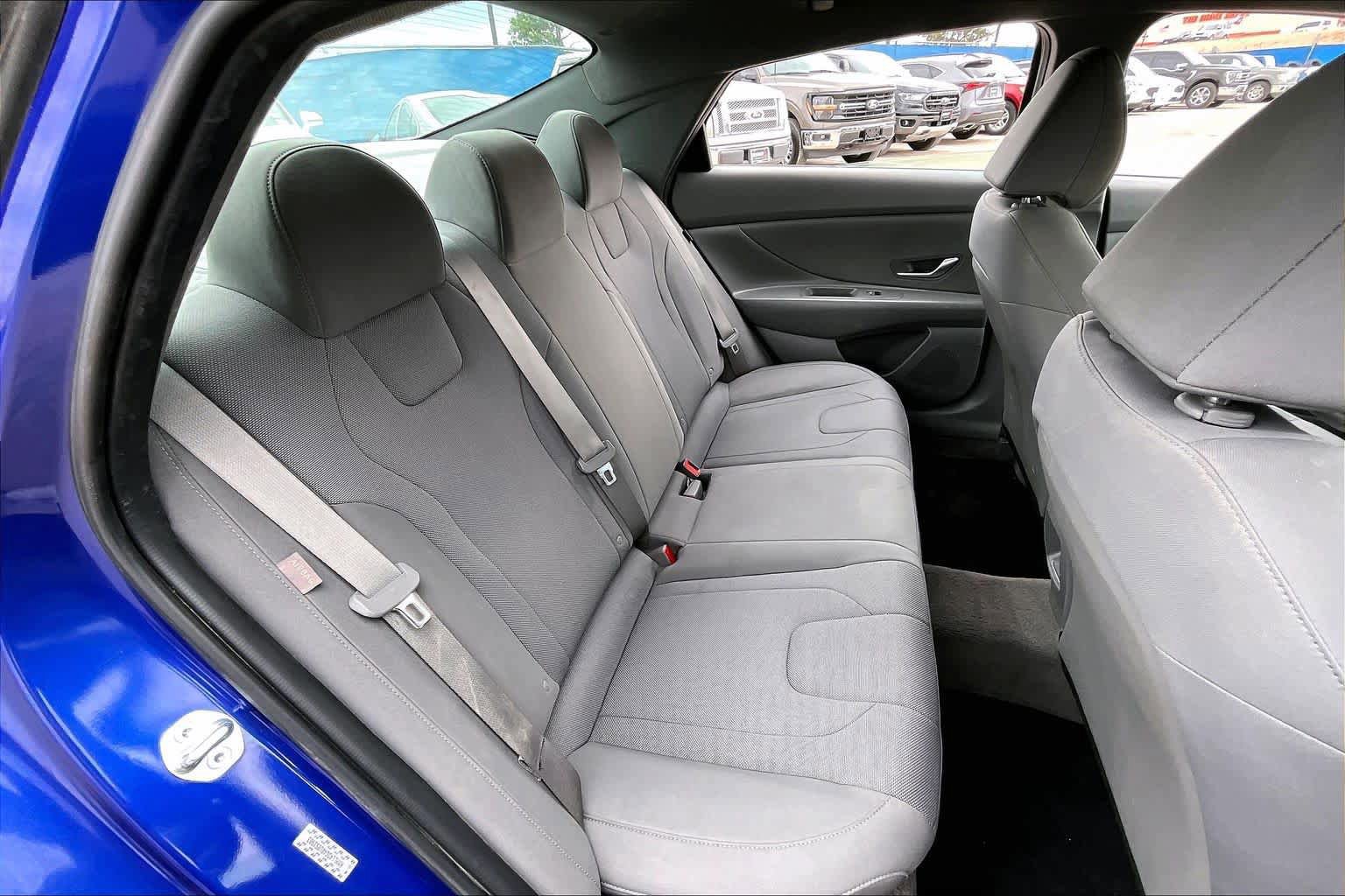 Used 2024 Hyundai Elantra SE FWD image 18