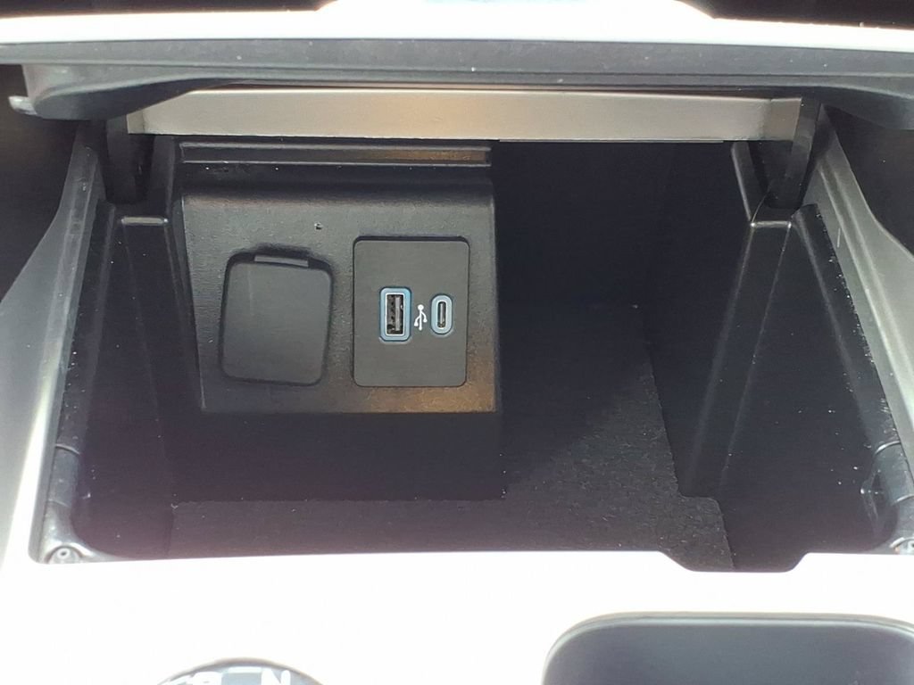 Certified 2023 Ford Explorer XLT w/ Equipment Group 202A AWD/4WD image 19
