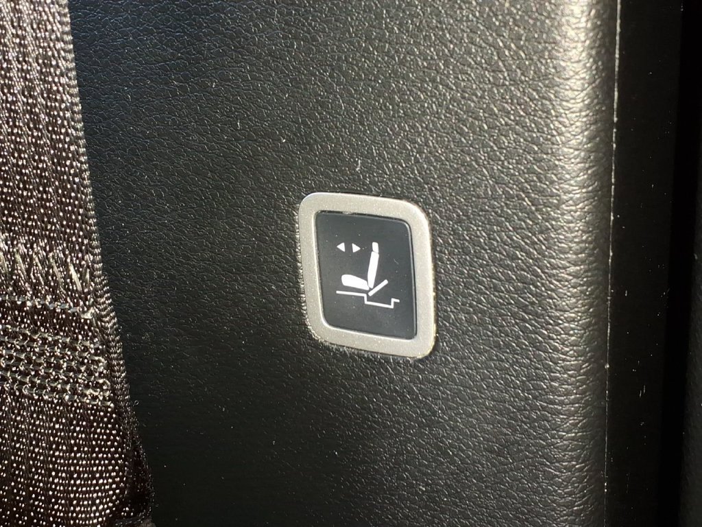 Used 2025 Chrysler Pacifica Limited FWD image 19