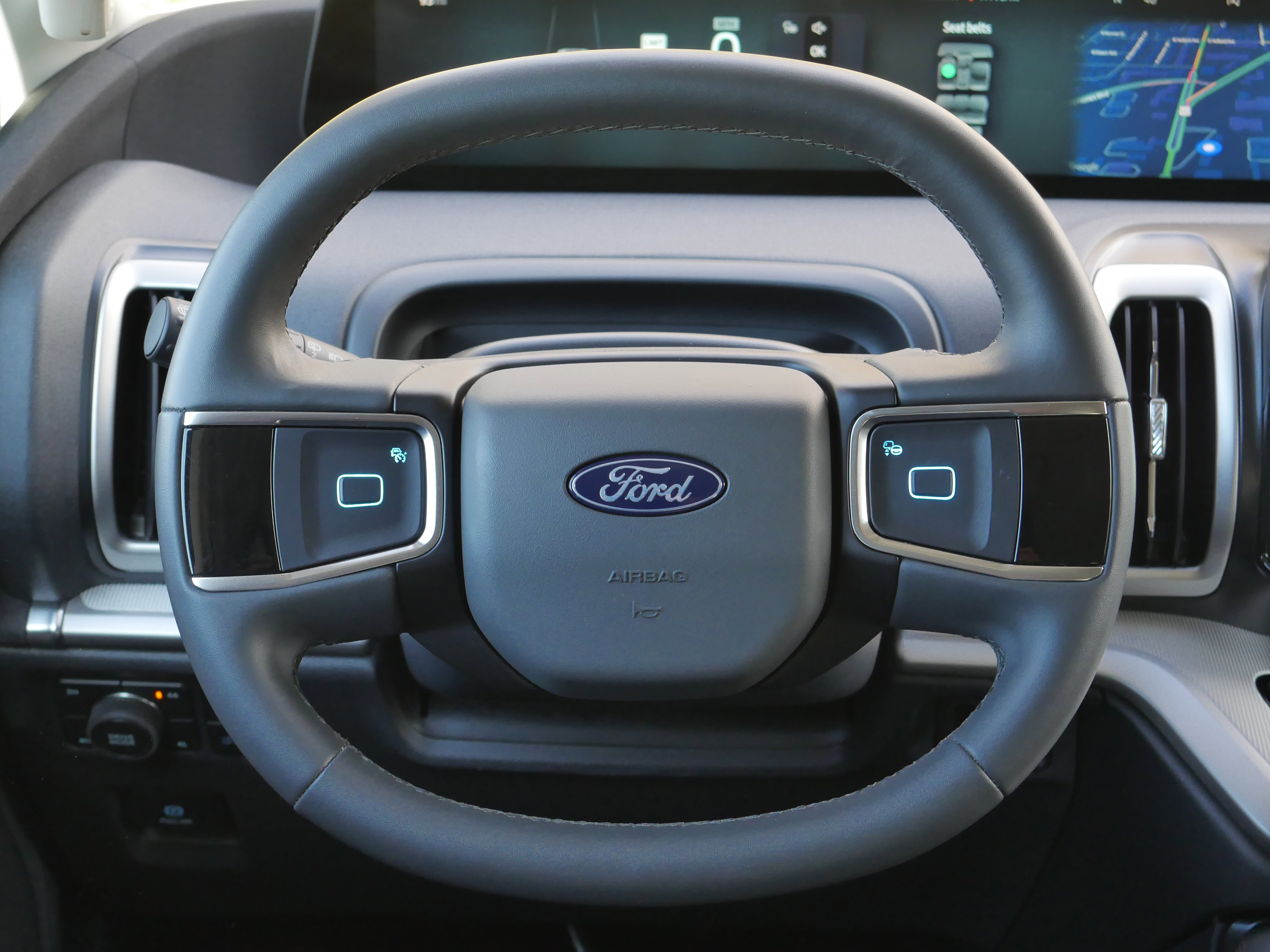 Certified 2025 Ford Expedition Active AWD/4WD image 6
