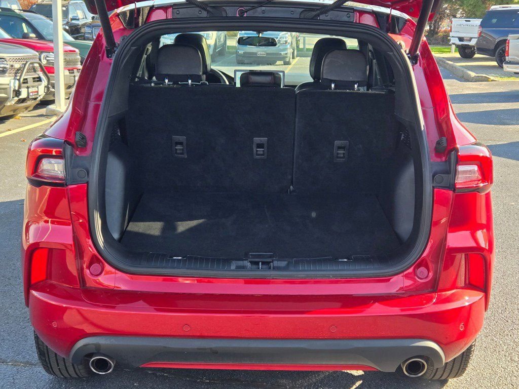 Certified 2023 Ford Escape ST-Line w/ Tech Pack #1 AWD/4WD image 13