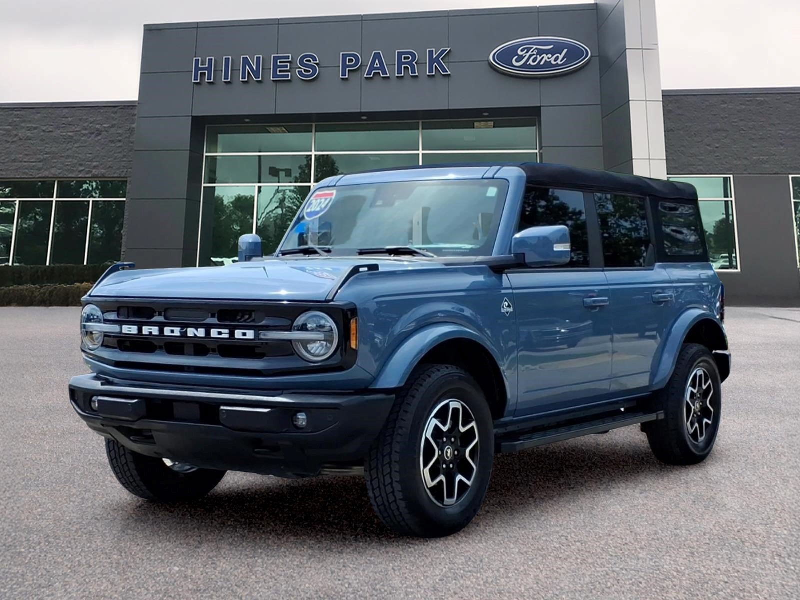 Certified 2024 Ford Bronco Outer Banks AWD/4WD image 3
