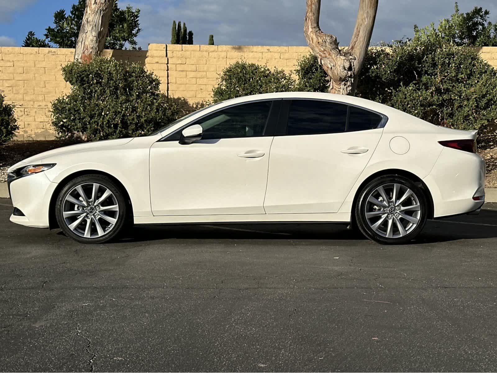 Used 2023 MAZDA MAZDA3 s FWD image 5