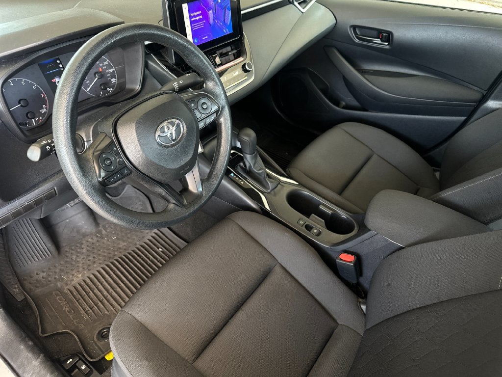 Used 2025 Toyota Corolla LE FWD image 9