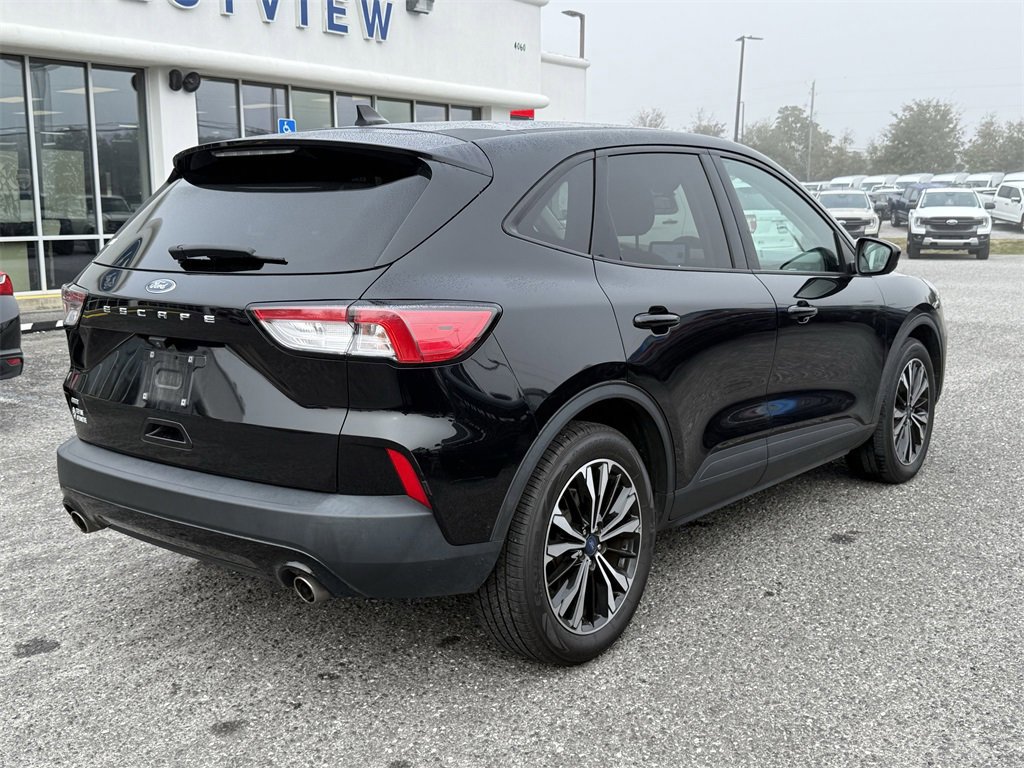 Certified 2022 Ford Escape SE w/ SE Sport Appearance Package image 5