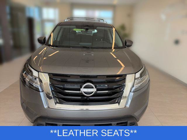 Used 2023 Nissan Pathfinder SL w/ Cargo Package FWD image 7
