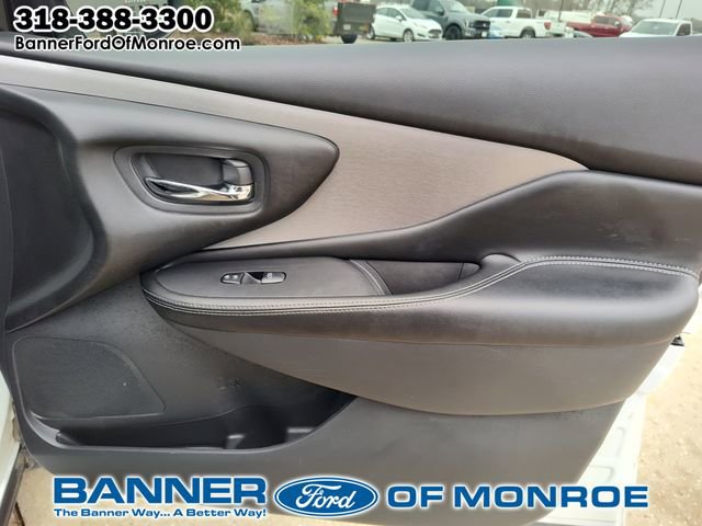 Used 2023 Nissan Murano SV image 23