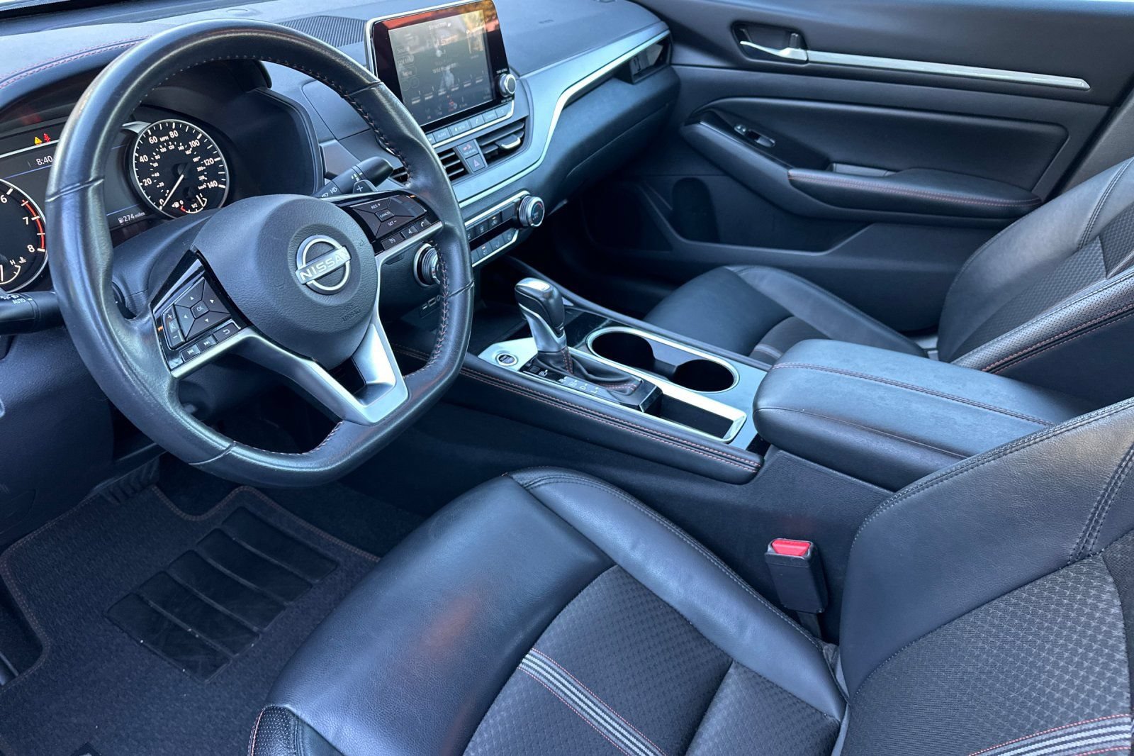 Used 2025 Nissan Altima 2.5 SR FWD image 9