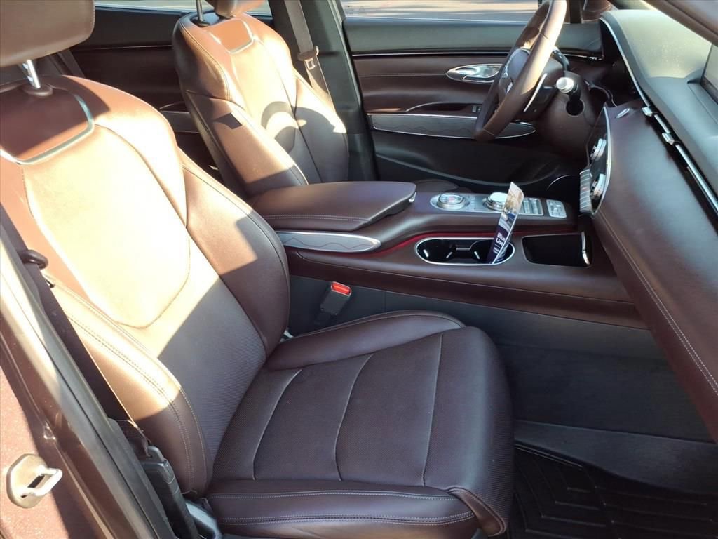 Used 2022 Genesis GV70 2.5T w/ Advanced Package image 6