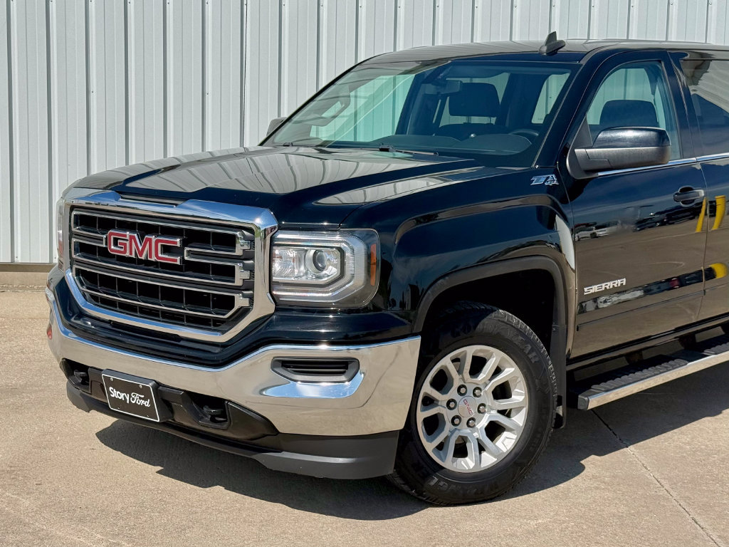 Used 2018 GMC Sierra 1500 SLE w/ Suspension Package, Off-Road AWD/4WD image 2