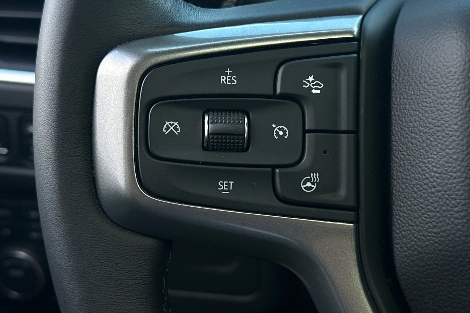 Used 2022 Chevrolet Tahoe LT w/ Luxury Package image 27