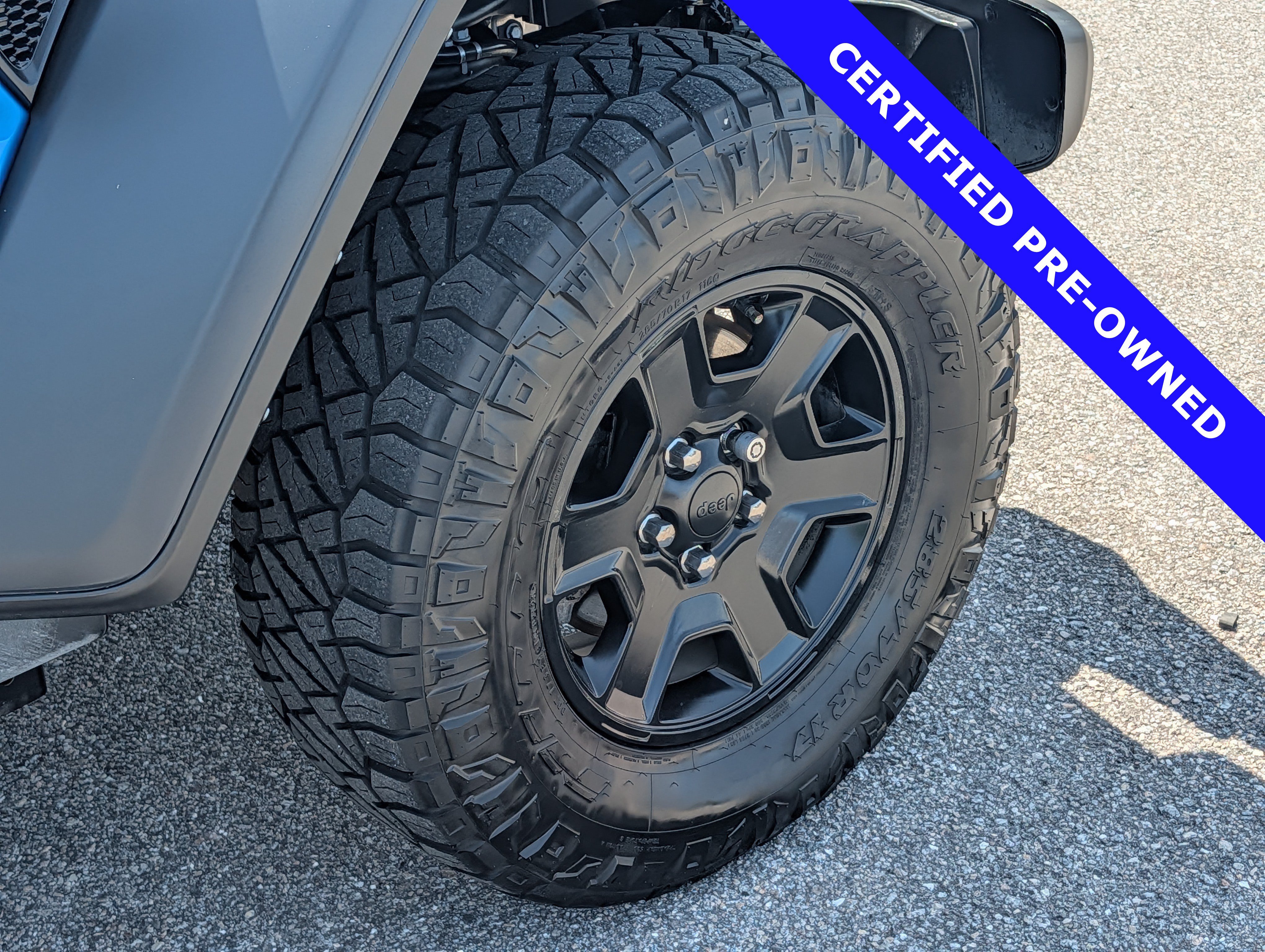 Used 2023 Jeep Gladiator Mojave w/ Cold Weather Group AWD/4WD image 12
