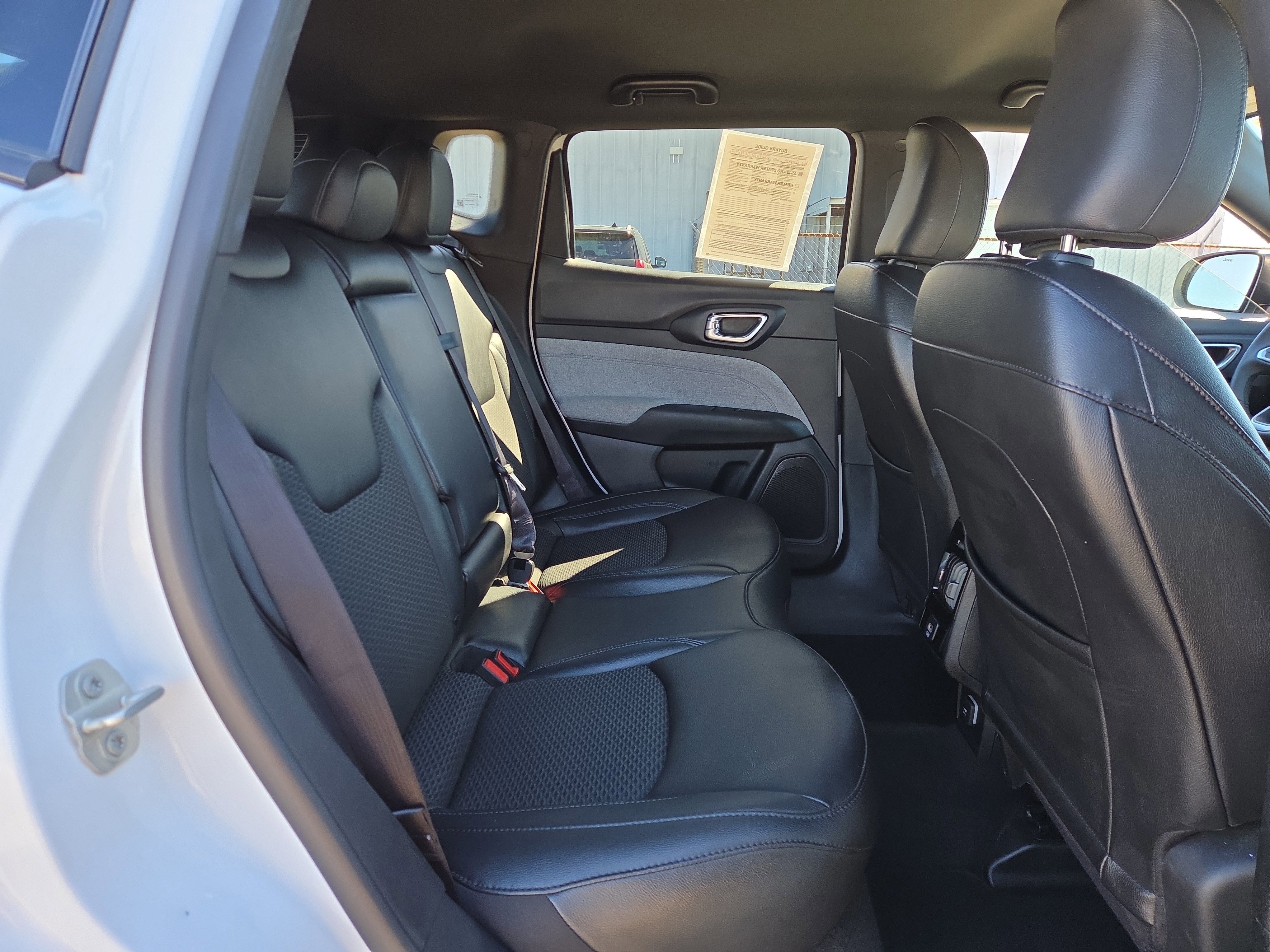 Used 2024 Jeep Compass Latitude image 14