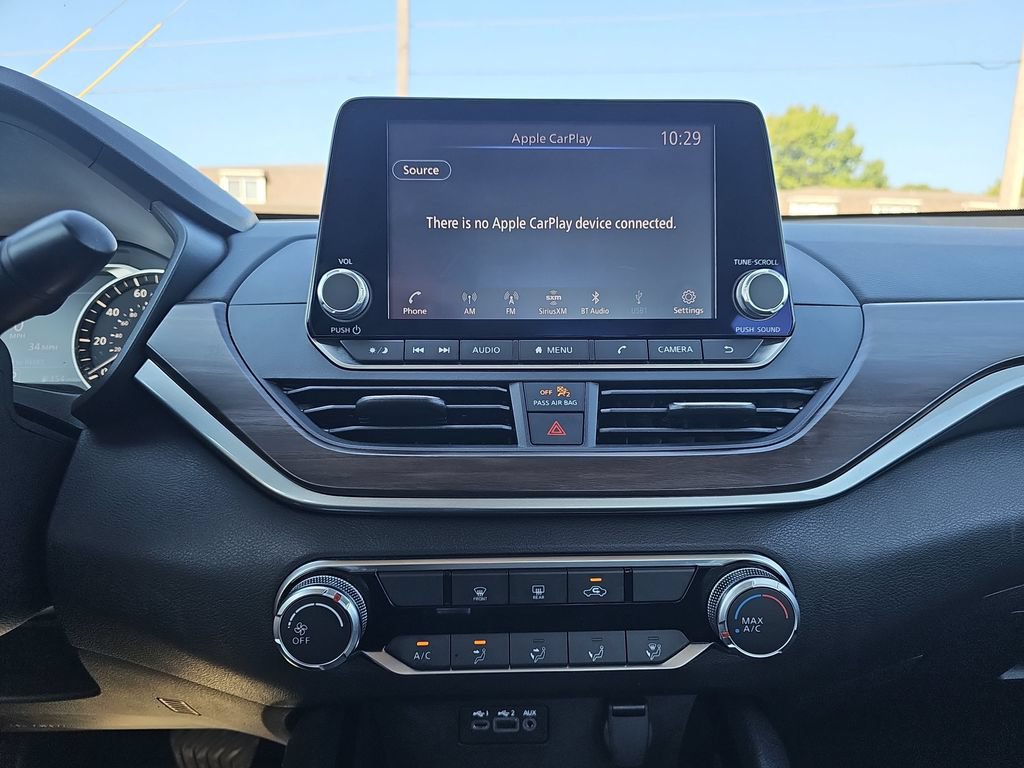 Used 2024 Nissan Altima 2.5 SV FWD image 19